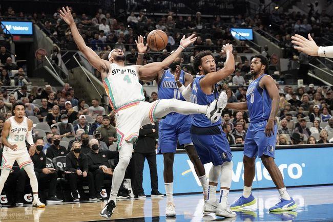 达拉斯小牛队以123109击败圣安东尼奥马刺队东契奇第一个三双