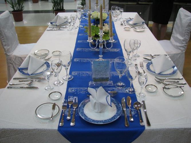[转载]西餐宴会主题摆台图片欣赏