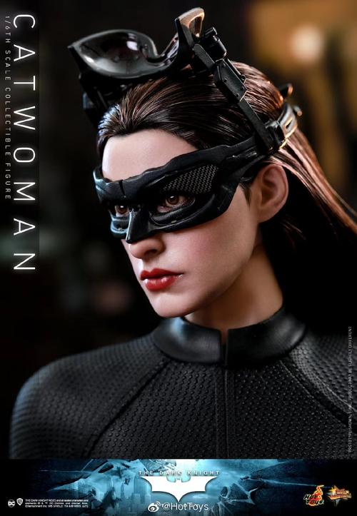 hottoys推出黑暗骑士版猫女16人偶公仔模型头雕感觉很一般