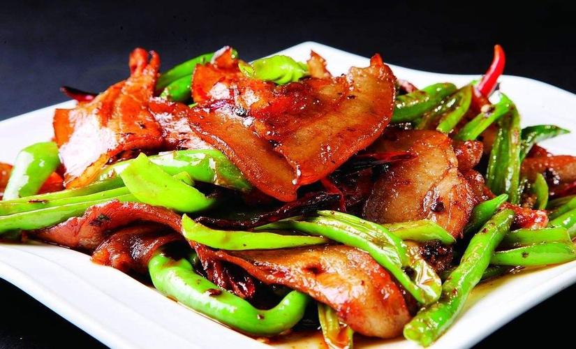 香辣美味的青椒回锅肉,自从有了它,米饭能吃到三碗了