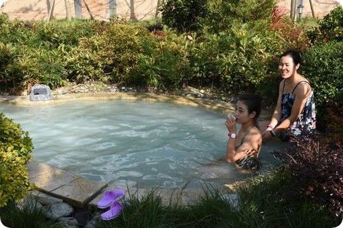 初冬冕宁灵山风景如画 赏叶泡温泉各有韵味