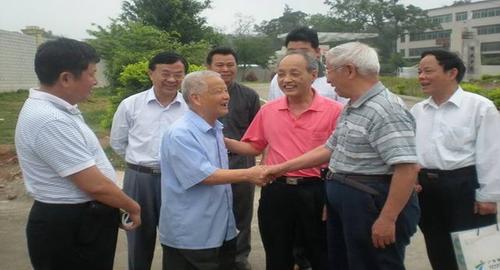 谢国雄将军率谢氏宗亲参观考察广东龙川佗城谢氏宗祠