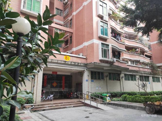 天雅居4室2厅2卫121㎡东南490万