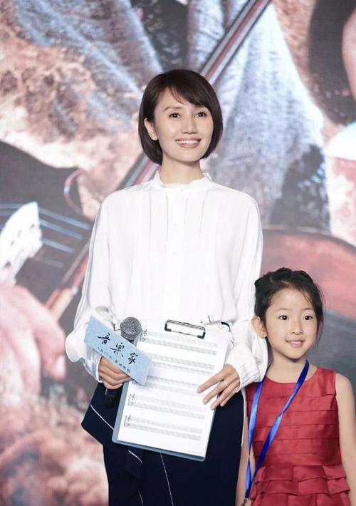 她在各个方面都是非常优秀的女演员,不仅演技好,脸也很美,最主要的是