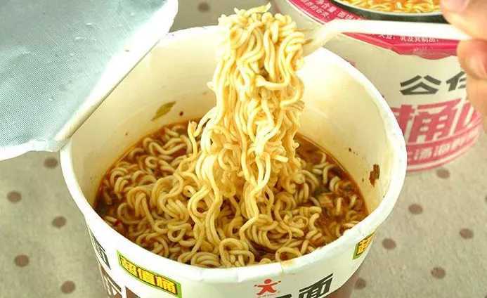 如何看待专家辟谣方便面不是垃圾食品