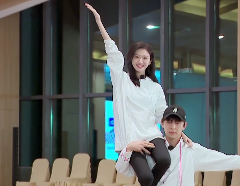 景甜张彬彬分开录综艺,反而磕到她和邓伦的甜,网友期望他们二搭