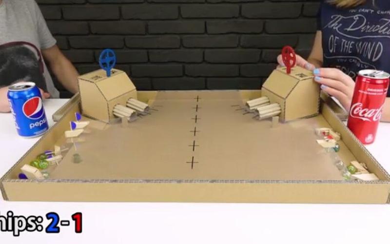 theq来啦这次做了一个纸板的棋盘舰船战游戏机原标题diywarshipbattle