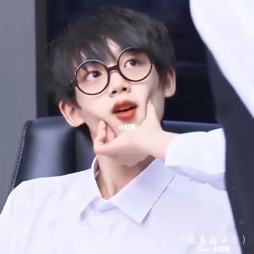 "程"年人的幼崽时期也太可爱了吧!_丁程鑫_玛卡_宝藏