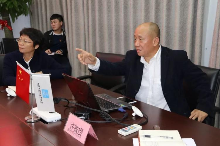 这是一堂生动的思想政治课!