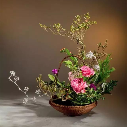 那么该如何去命名插花作品呢?