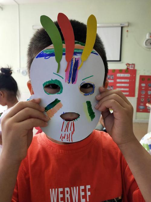 大一班手工作品《印第安人的面具》