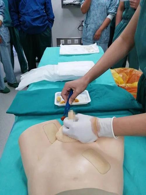 为了更好的体现优质护理,自2017年起,手术室将留置尿管纳入患者麻醉后