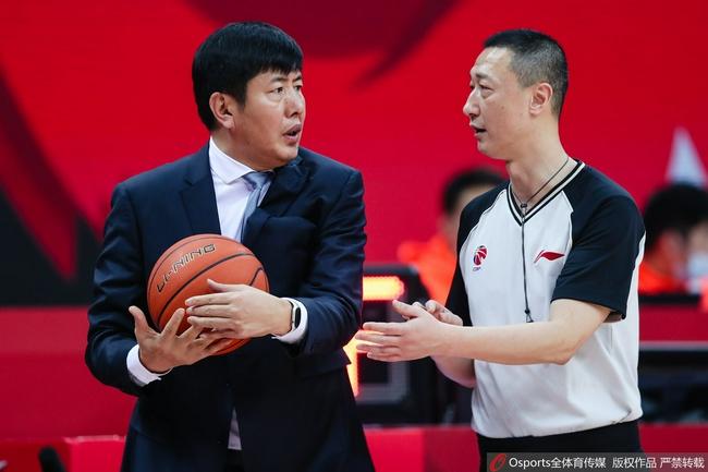 友好协商之后,山西国投职业篮球俱乐部决定与丁伟教练即日起终止合同