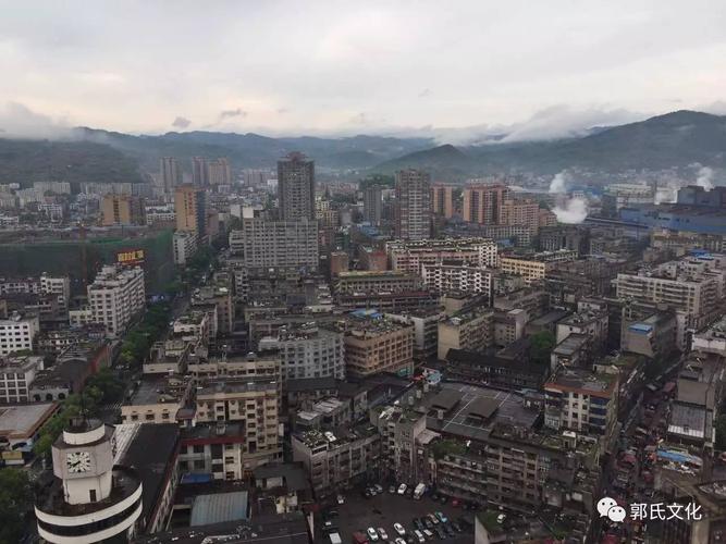 有族人近一千多人,因为在清朝道光四年已经合谱,字辈和涟源,冷水江