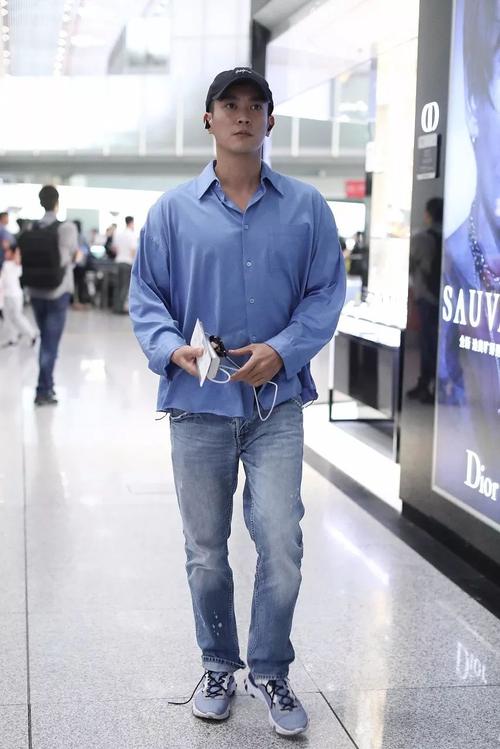 海报街拍| 男明星穿搭风格各不相同,炎炎夏季给你穿搭