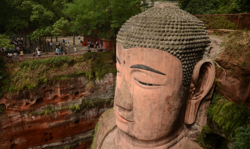 神秘的大佛:乐山大佛体前有密室,耳朵,鼻梁等部位内衬木梁