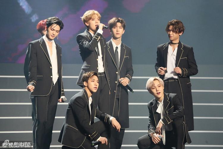 组图:乐华七子见汪涵鞠躬90度礼节满分 朱正廷justin互讲土味情话