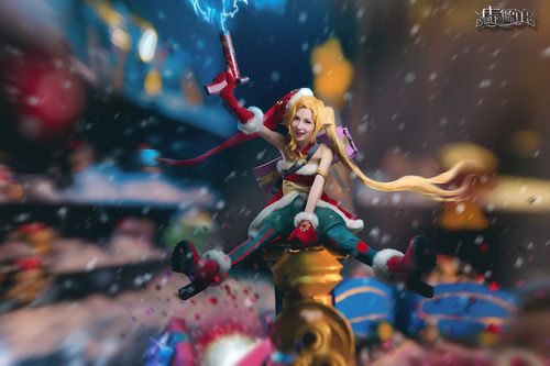 要来和我一起来捣蛋吗?冰雪节限定金克丝