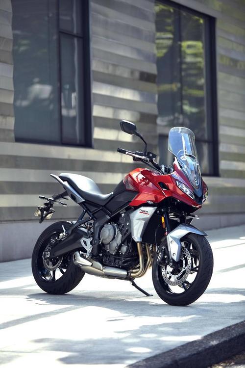 凯旋摩托tigersport660户外特写