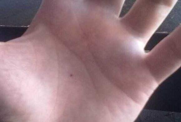 脚踏七星皇帝命,那么胸口有痣,怎么理解?面相学基础,一块学习