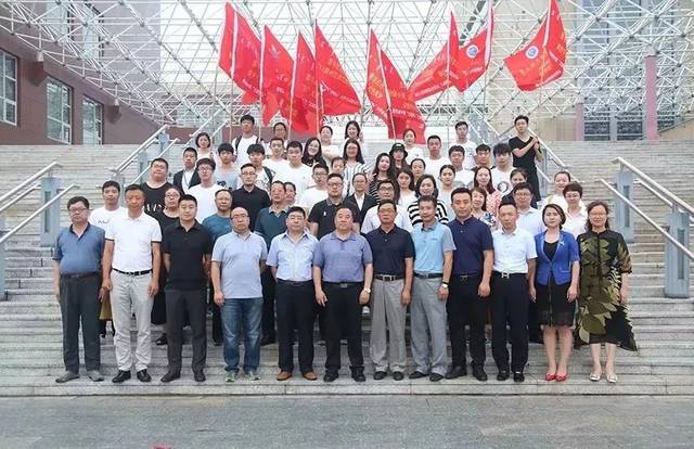 合影留念 【校庆60周年】陈永胜校长一行赴北京地区召开校友座谈会  7