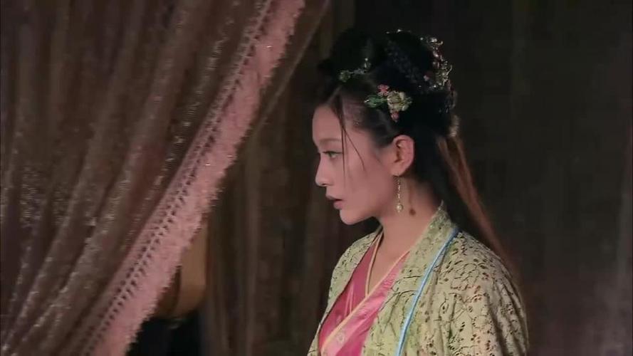武松玉兰装睡偷听蒋门神讲话不料被发现这下惨了
