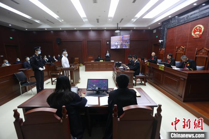 海南省委军民融合发展委员会办公室原副主任裴成敏受贿案一审开庭