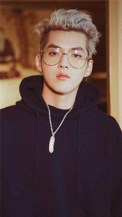 吴亦凡时尚图片手机壁纸