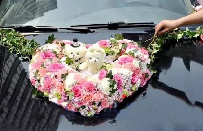 上门扎婚车花车装饰新娘婚车成都婚车装饰鲜花婚车成都鲜花实体店