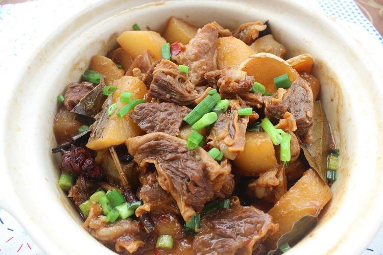 牛腩焖萝卜