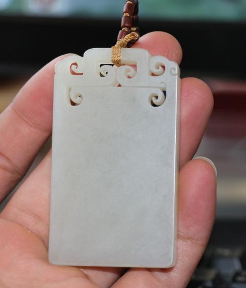 新疆和田玉白玉籽料 洒金皮 平安无事牌