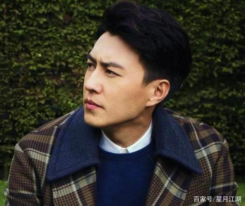 男明星也怕中年危机?不存在的,看看靳东如今才是颜值巅峰