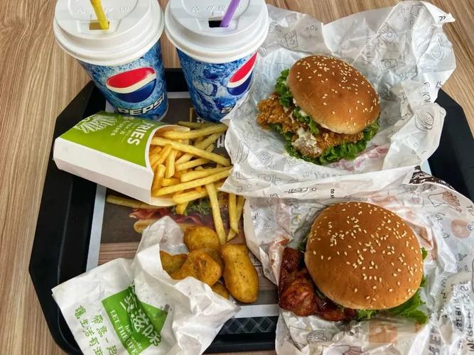 一盒薯条,2杯可乐香辣鸡腿堡,新奥尔良鸡腿堡,原味鸡块1盒b套餐双人