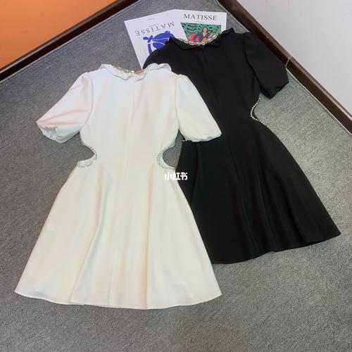 miumiu连衣裙_连衣裙_缪缪怎么样_百搭_水钻_设计感_泡泡袖_镂空设计
