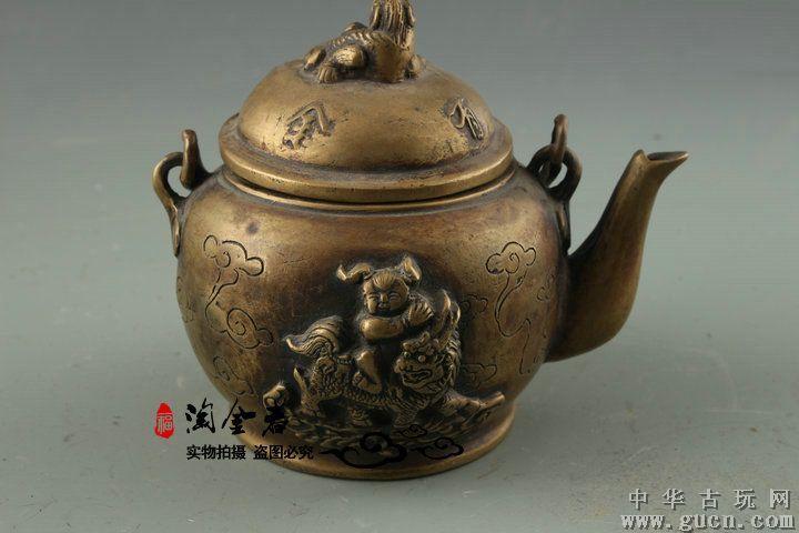 大清御制铜器刻连年有余纹壶