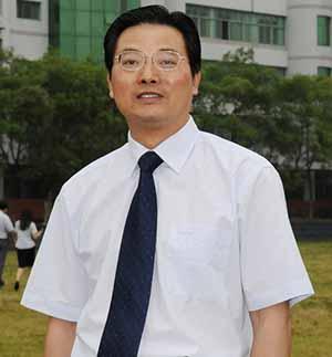 刘作焱,男,1963年6月生,汉族,江西省高安二中校长兼党总支书记.