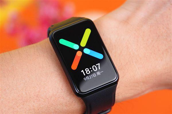 oppowatchfree智能手表图赏仅33g