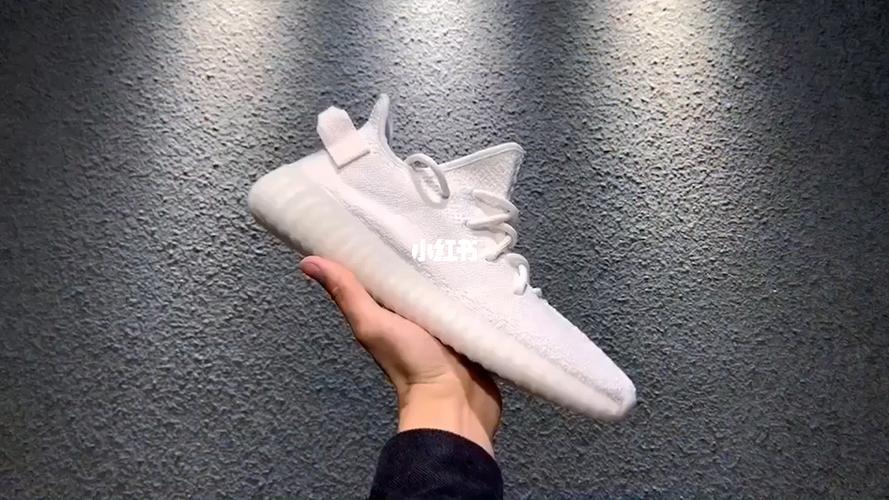 白冰淇淋2.0丨yeezy 350 v2 "bone"官图发布