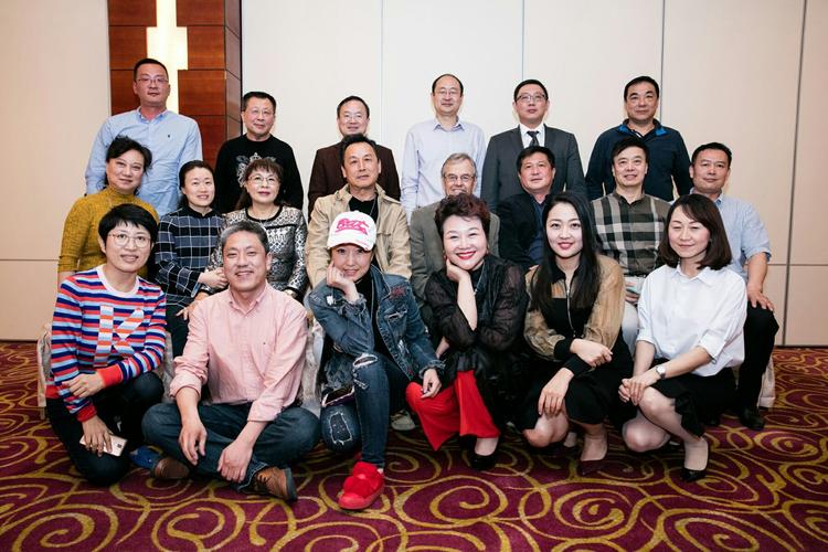 青岛市侨商总会举办"2018青岛对外投资座谈会"