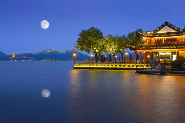 五绝·西湖十景之平湖秋月十首(平水韵)