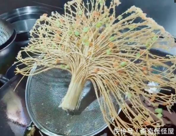 这样的炸面条有朋友吃过么? (图片来源于网络)