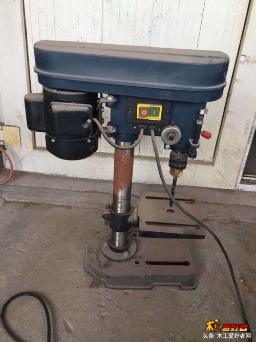 彻底退烧 便宜甩卖一些工具 台钻平刨压抱电锯雕刻机还有各种夹子等等