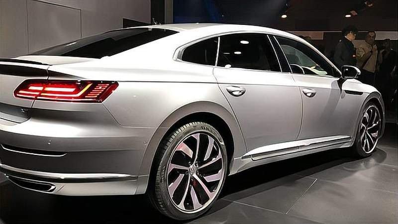 11万2022款大众朗逸来了新车比帕萨特都漂亮配15l引擎6at