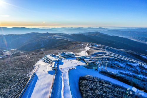 航拍张家口万龙雪场 银装素裹美如画