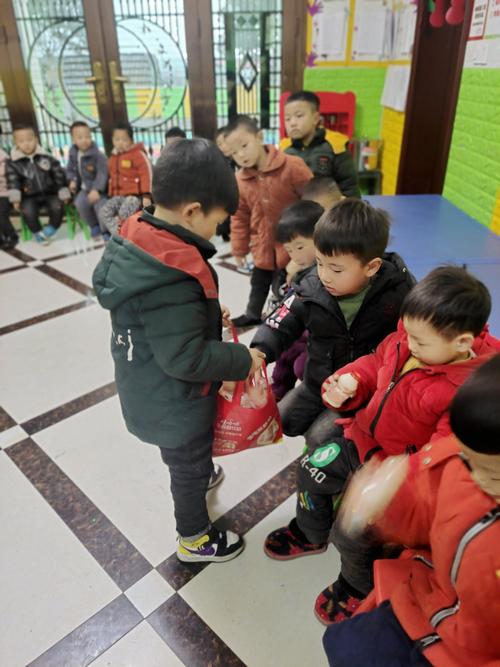 其它 我是心怡小朋友今天在幼儿园和小朋友们一起过生日 写美篇