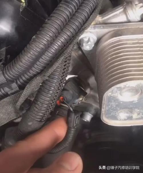 宝马x3电子水泵怎么拆宝马x3水泵在什么位置