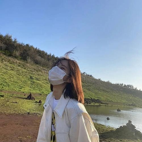 uu们求这种带口罩美女的头像
