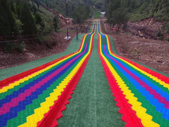 七彩滑道