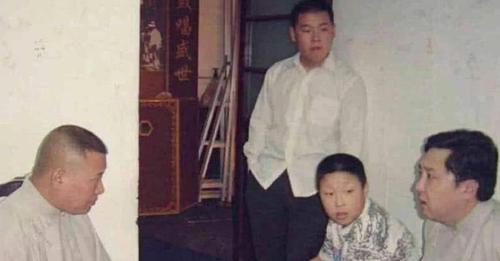 德云社团综第三期,郭德纲再次叫冤,澄清烧饼卖房子交学费的事