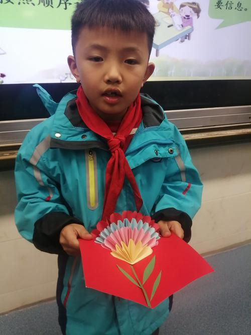 心灵手巧,能说会道——进校附小二年级五班:口语交际及写话《做手工》